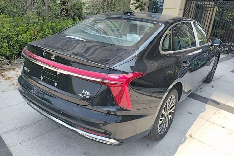 Used Hongqi H5 2025 2.0T Automatic Flag Edition – 500 000 Units Commemorative Version Rear Right 45 Deg