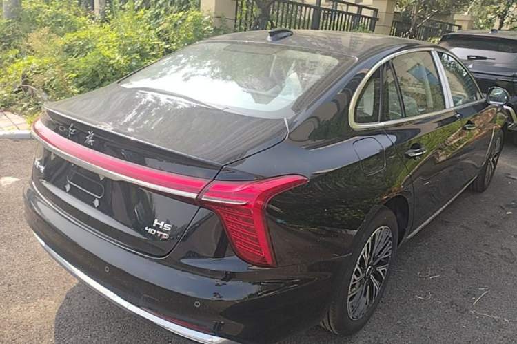Used Hongqi H5 2025 2.0T Automatic Flag Edition – 500 000 Units Commemorative Version Rear Right 45 Deg