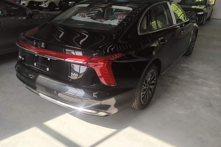 Used Hongqi H5 2025 2.0T Automatic Flag Edition – 500 000 Units Commemorative Version Rear Right 45 Deg