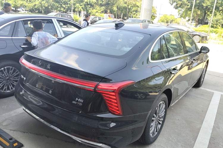 Used Hongqi H5 2025 1.5T DCT Qiyun 500 000th Unit Commemorative Edition Rear Right 45 Deg