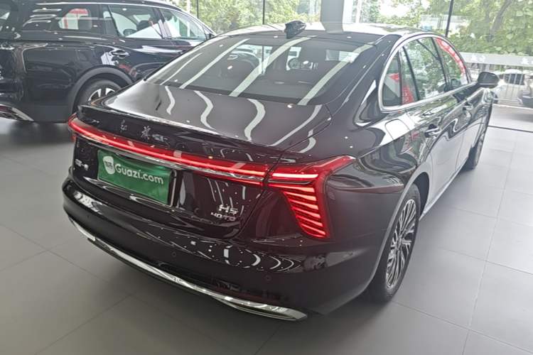 Used Hongqi H5 2025 2.0T Automatic Flag Edition – 500 000 Units Commemorative Version Rear Right 45 Deg