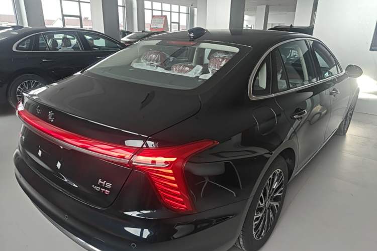 Used Hongqi H5 2025 2.0T Automatic Flag Edition – 500 000 Units Commemorative Version Rear Right 45 Deg