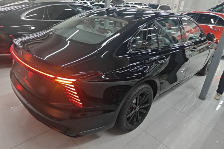 Used Hongqi H5 2025 Model 2.0T Automatic Xuan Ying 2 Million Units Commemorative Edition Rear Right 45 Deg