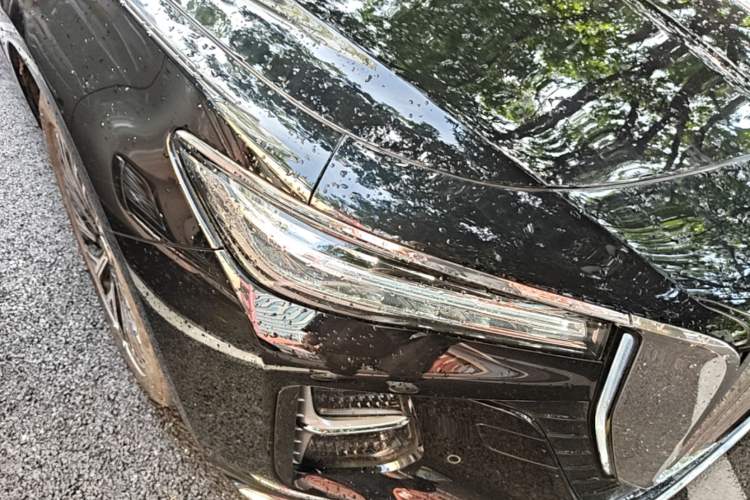 Used Hongqi H5 2025 2.0T Automatic Flag Edition – 500 000 Units Commemorative Version Right Front Headlight