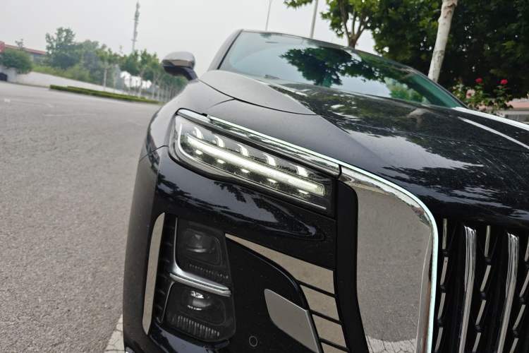Used Hongqi H5 2025 1.5T DCT Qiyun 500 000th Unit Commemorative Edition Right Front Headlight