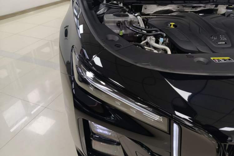 Used Hongqi H5 2025 Model 2.0T Automatic Xuan Ying 2 Million Units Commemorative Edition Right Front Headlight