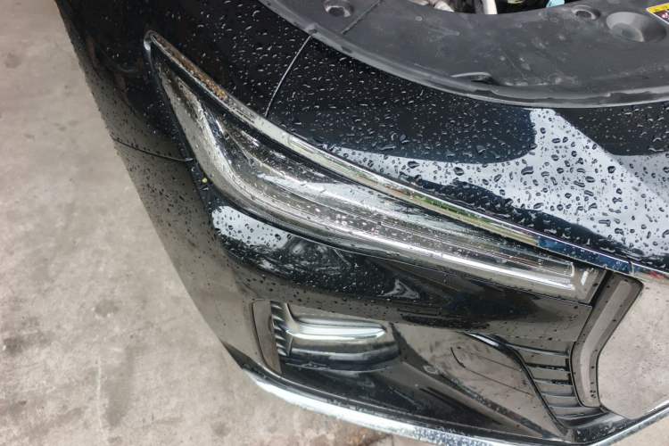 Used Hongqi H5 2025 2.0T Automatic Flag Edition – 500 000 Units Commemorative Version Right Front Headlight