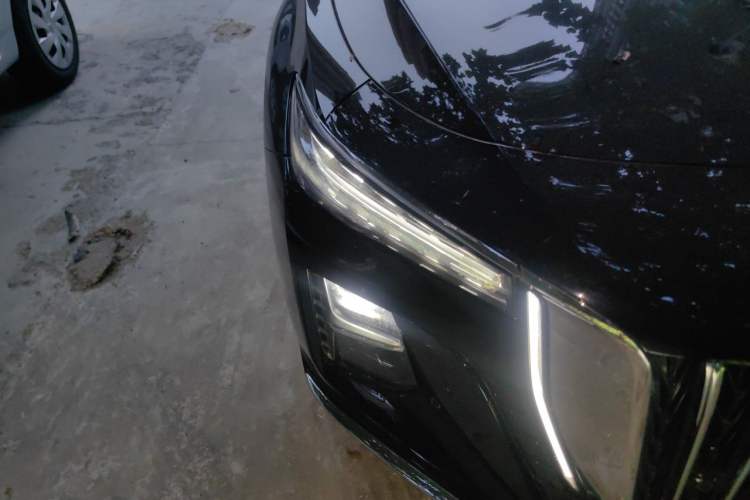 Used Hongqi H5 2025 2.0T Automatic Flagship 500 000th Unit Anniversary Edition Right Front Headlight
