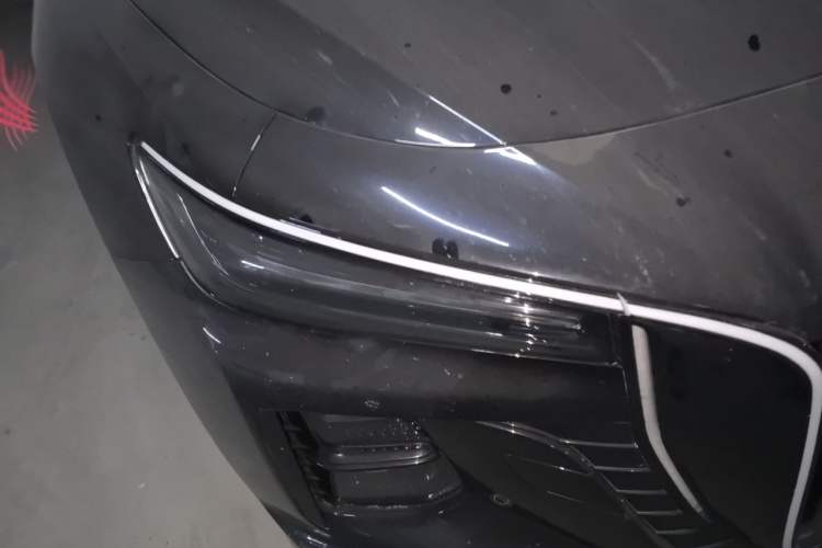 Used Hongqi H5 2025 2.0T Automatic Xuan Ying Edition Right Front Headlight