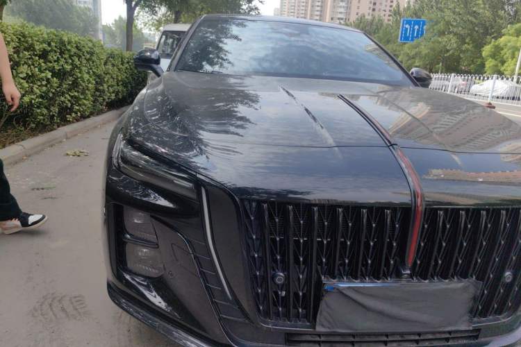 Used Hongqi H5 2025 2.0T Automatic Xuan Ying Edition Right Front Headlight