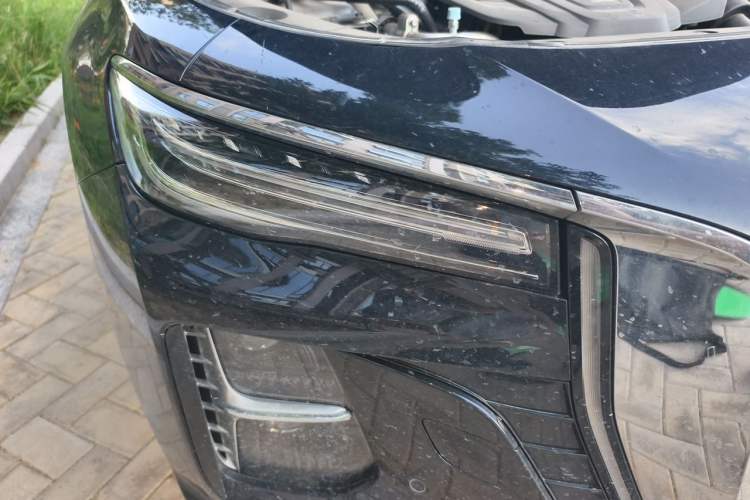 Used Hongqi H5 2025 1.5T DCT Qiyun 500 000th Unit Commemorative Edition Right Front Headlight