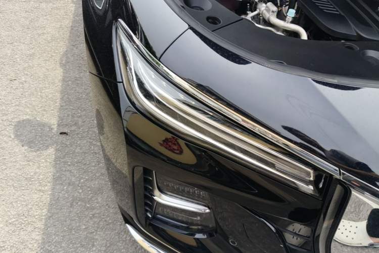 Used Hongqi H5 2025 2.0T Automatic Flag Edition – 500 000 Units Commemorative Version Right Front Headlight