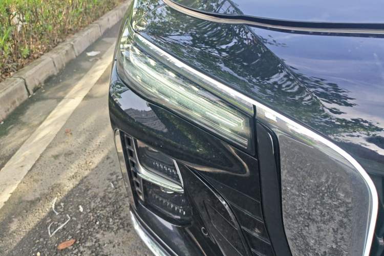 Used Hongqi H5 2025 1.5T DCT Qiyun 500 000th Unit Commemorative Edition Right Front Headlight