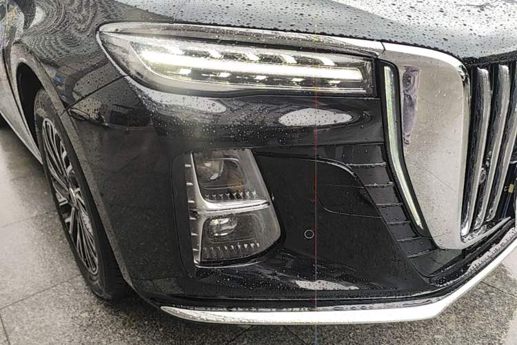 Used Hongqi H5 2025 2.0T Automatic Flag Edition – 500 000 Units Commemorative Version Right Front Headlight