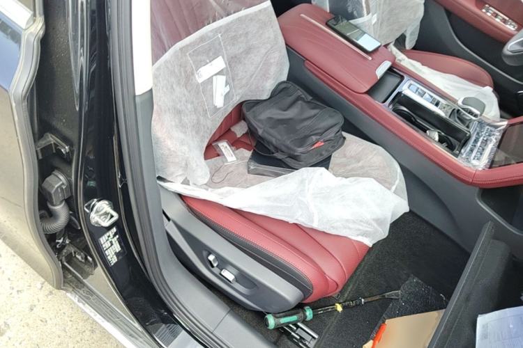 Used Hongqi H5 2025 1.5T DCT Qiyun 500 000th Unit Commemorative Edition Right Front Seat