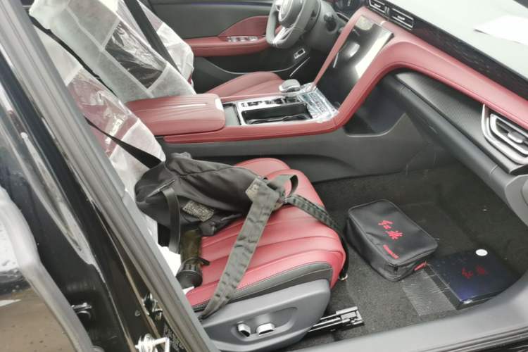 Used Hongqi H5 2025 2.0T Automatic Xuan Ying Edition Right Front Seat