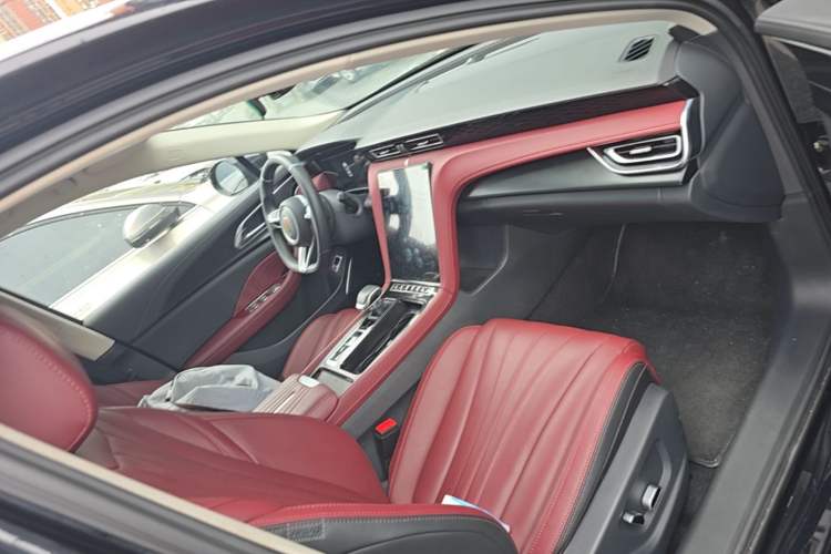 Used Hongqi H5 2025 1.5T DCT Xuan Ying Edition Right Front Seat