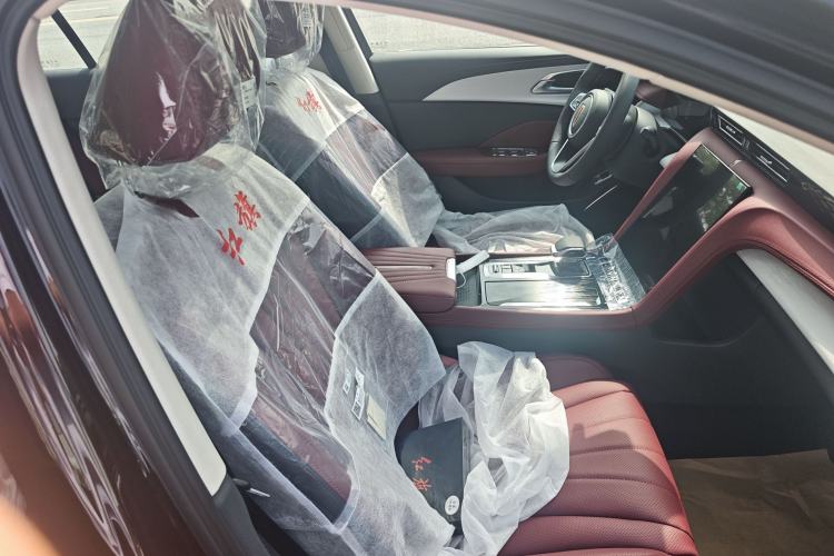 Used Hongqi H5 2025 2.0T Automatic Flag Edition – 500 000 Units Commemorative Version Right Front Seat