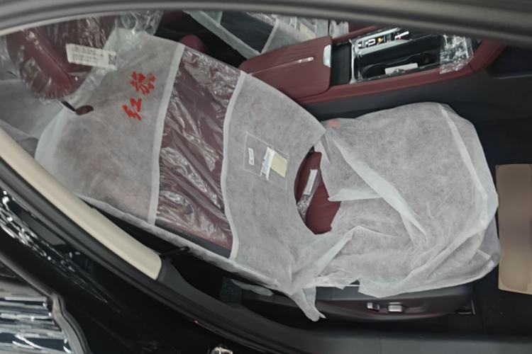 Used Hongqi H5 2025 2.0T Automatic Xuan Ying Edition Right Front Seat