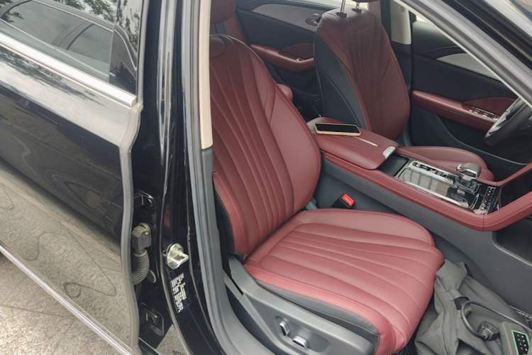 Used Hongqi H5 2025 2.0T Automatic Flagship 500 000th Unit Anniversary Edition Right Front Seat