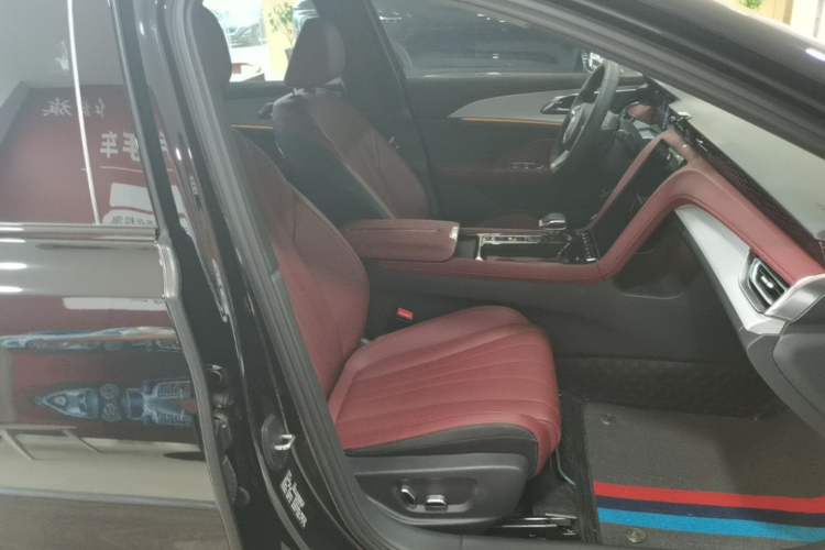 Used Hongqi H5 2025 2.0T Automatic Xuan Ying Edition Right Front Seat