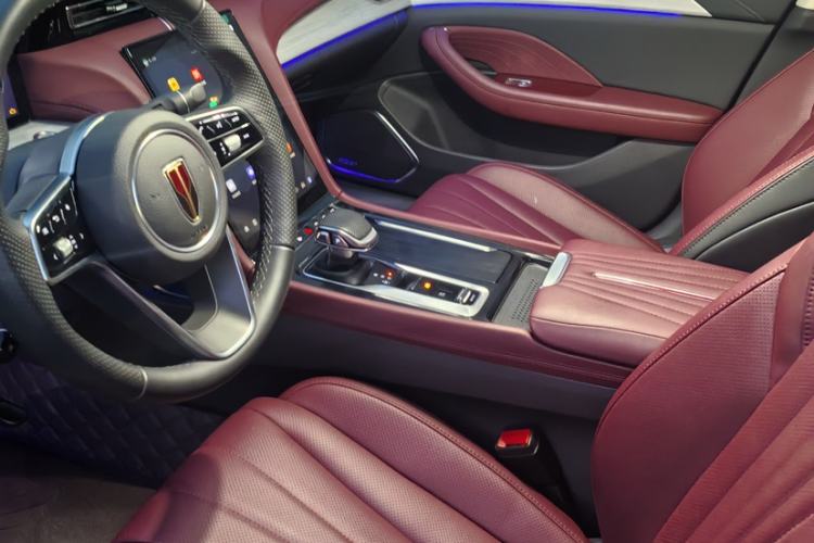 Used Hongqi H5 2025 2.0T Automatic Flag Edition – 500 000 Units Commemorative Version Right Front Seat