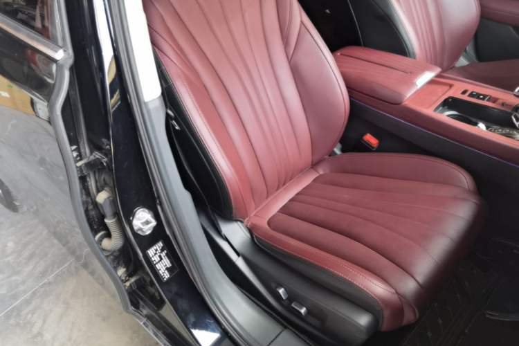 Used Hongqi H5 2025 1.5T DCT Qiyun 500 000th Unit Commemorative Edition Right Front Seat
