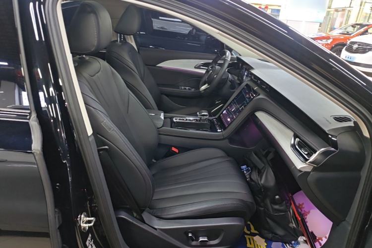 Used Hongqi H5 2025 2.0T Automatic Xuan Ying Edition Right Front Seat