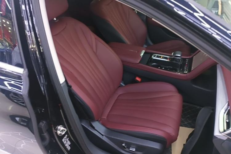 Used Hongqi H5 2025 2.0T Automatic Flagship 500 000th Unit Anniversary Edition Right Front Seat