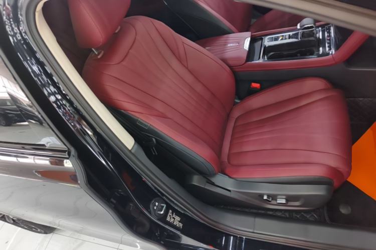 Used Hongqi H5 2025 1.5T DCT Xuan Ying Edition Right Front Seat