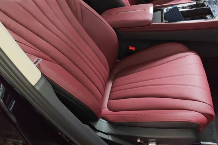 Used Hongqi H5 2025 2.0T Automatic Flagship 500 000th Unit Anniversary Edition Right Front Seat