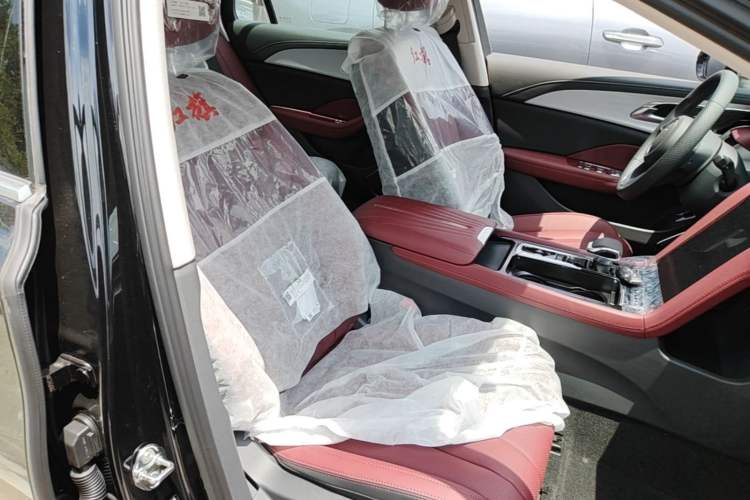 Used Hongqi H5 2025 1.5T DCT Qiyun 500 000th Unit Commemorative Edition Right Front Seat