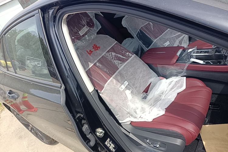 Used Hongqi H5 2025 1.5T DCT Xuan Ying Edition Right Front Seat