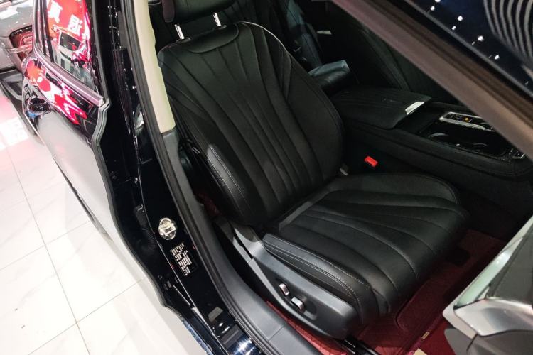 Used Hongqi H5 2025 1.5T DCT Qiyun 500 000th Unit Commemorative Edition Right Front Seat