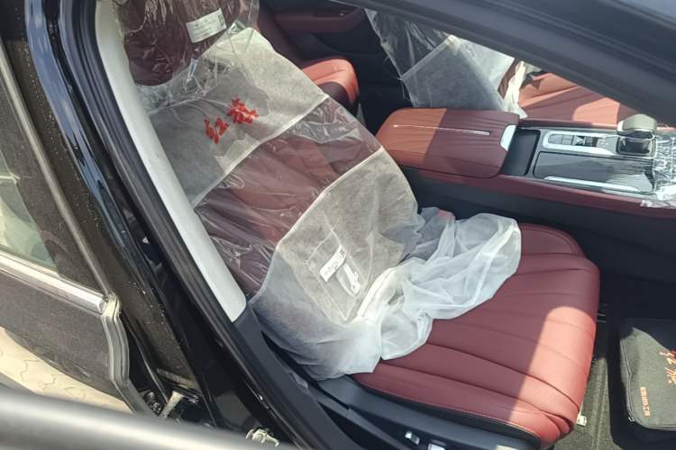 Used Hongqi H5 2025 1.5T DCT Qiyun 500 000th Unit Commemorative Edition Right Front Seat