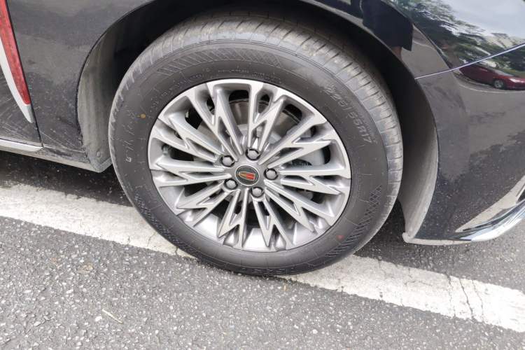 Used Hongqi H5 2025 1.5T DCT Qiyun 500 000th Unit Commemorative Edition Right Front Wheel Hub