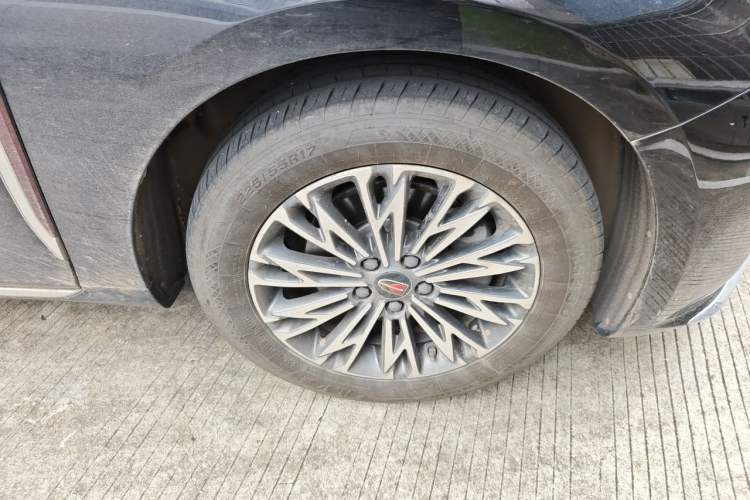 Used Hongqi H5 2025 1.5T DCT Qiyun 500 000th Unit Commemorative Edition Right Front Wheel Hub
