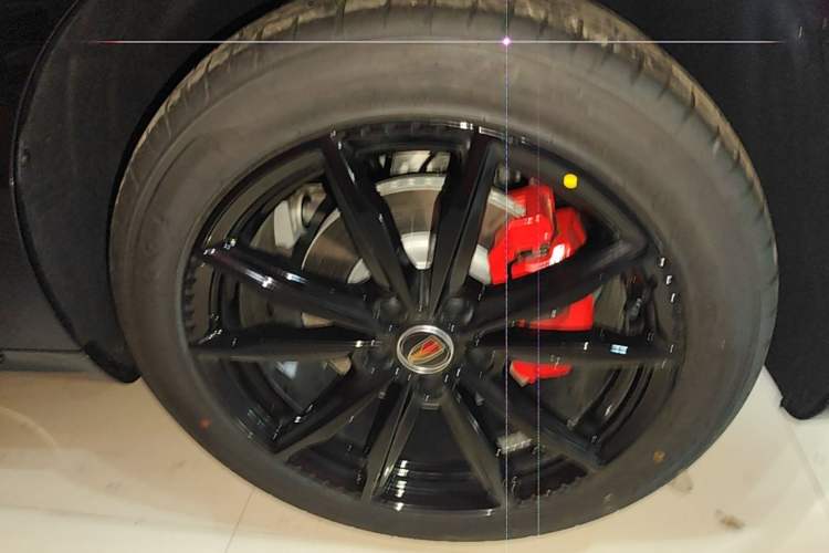 Used Hongqi H5 2025 1.5T DCT Xuan Ying Edition Right Front Wheel Hub