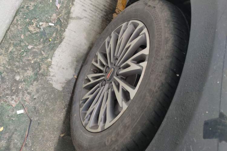 Used Hongqi H5 2025 1.5T DCT Qiyun 500 000th Unit Commemorative Edition Right Front Wheel Hub