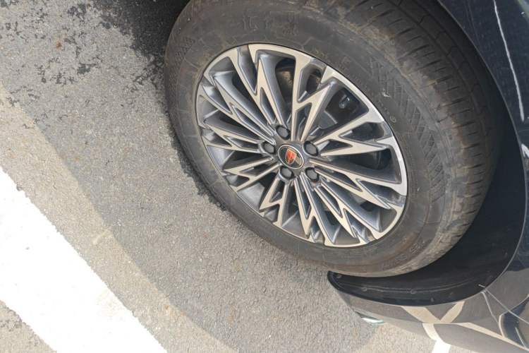 Used Hongqi H5 2025 1.5T DCT Qiyun 500 000th Unit Commemorative Edition Right Front Wheel Hub