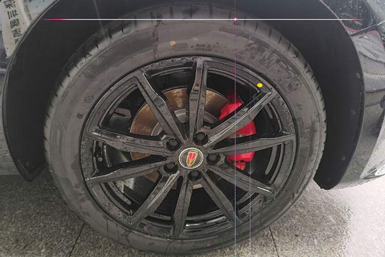 Used Hongqi H5 2025 2.0T Automatic Xuan Ying Edition Right Front Wheel Hub