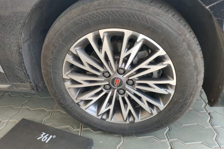 Used Hongqi H5 2025 1.5T DCT Qiyun 500 000th Unit Commemorative Edition Right Front Wheel Hub