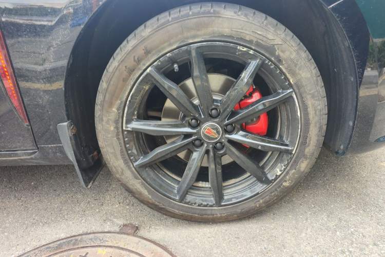 Used Hongqi H5 2025 1.5T DCT Xuan Ying Edition Right Front Wheel Hub