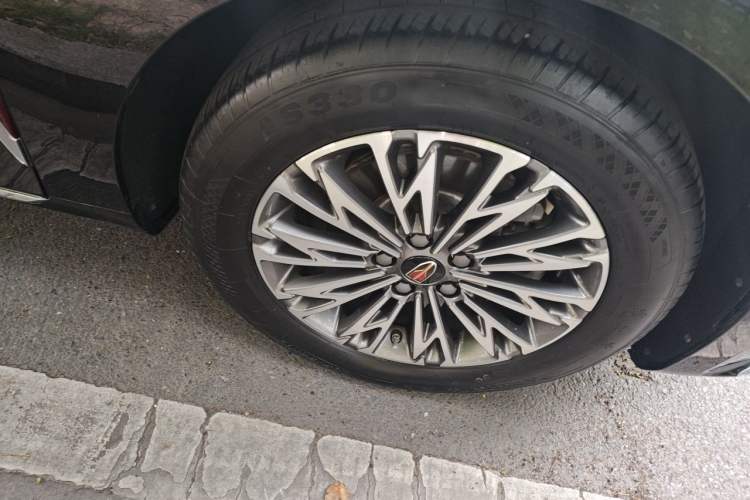 Used Hongqi H5 2025 1.5T DCT Qiyun 500 000th Unit Commemorative Edition Right Front Wheel Hub