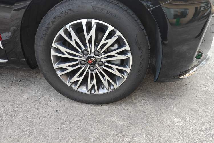 Used Hongqi H5 2025 1.5T DCT Qiyun 500 000th Unit Commemorative Edition Right Front Wheel Hub
