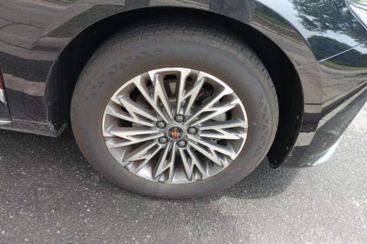 Used Hongqi H5 2025 1.5T DCT Qiyun 500 000th Unit Commemorative Edition Right Front Wheel Hub