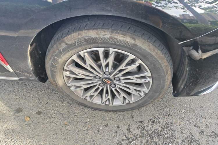 Used Hongqi H5 2025 1.5T DCT Qiyun 500 000th Unit Commemorative Edition Right Front Wheel Hub