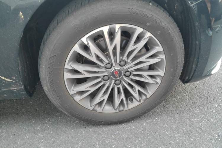Used Hongqi H5 2025 1.5T DCT Qiyun 500 000th Unit Commemorative Edition Right Front Wheel Hub