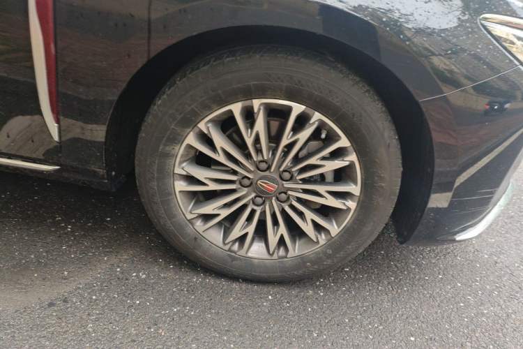 Used Hongqi H5 2025 1.5T DCT Qiyun 500 000th Unit Commemorative Edition Right Front Wheel Hub