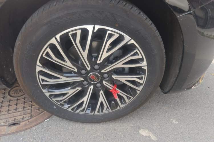Used Hongqi H5 2025 2.0T Automatic Flag Edition – 500 000 Units Commemorative Version Right Front Wheel Hub